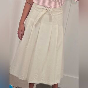 En Saison Pleated Cream Women's Skirt